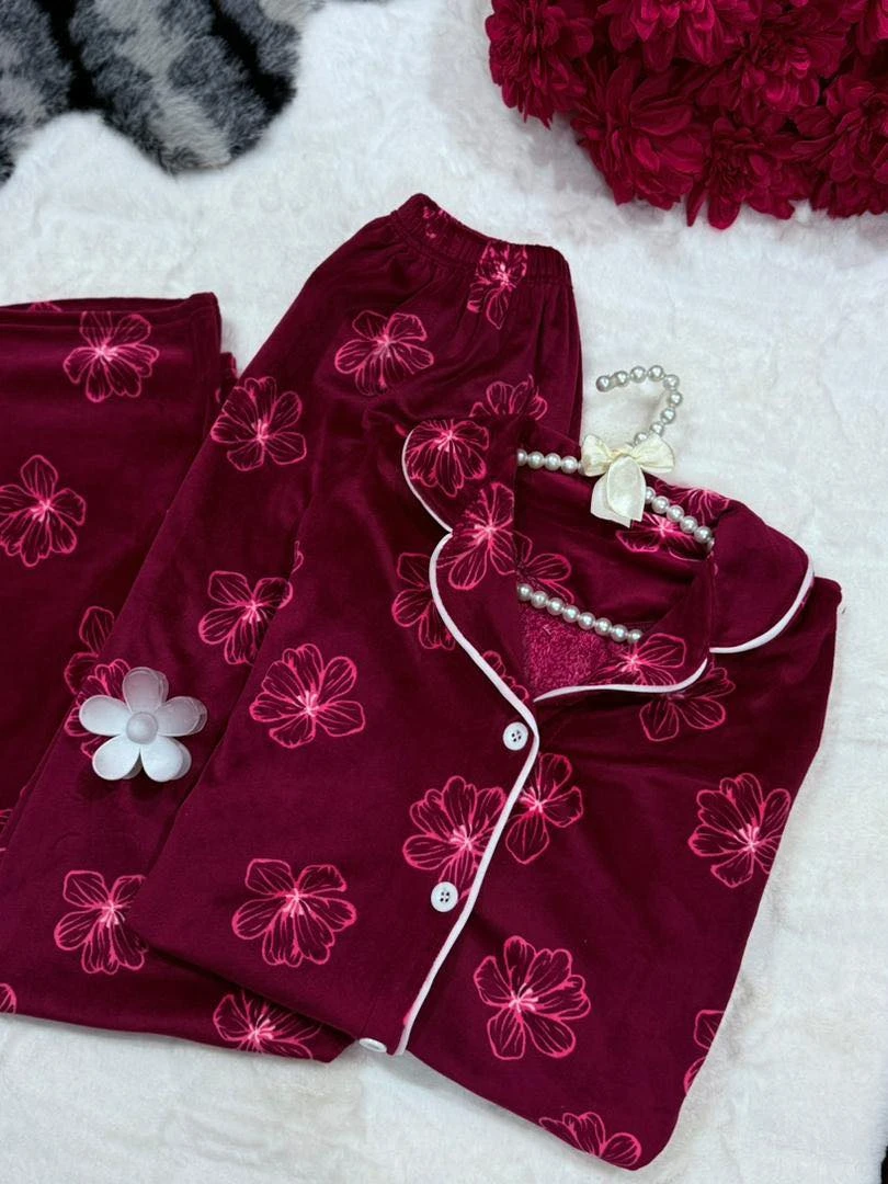 بيجامة زرار مخمل  ❤️‍🔥