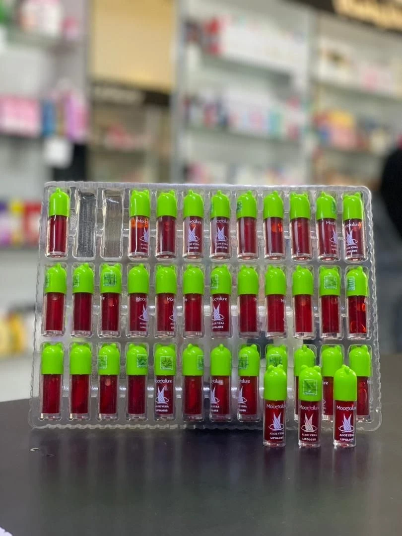 ليب غلوس أحمر