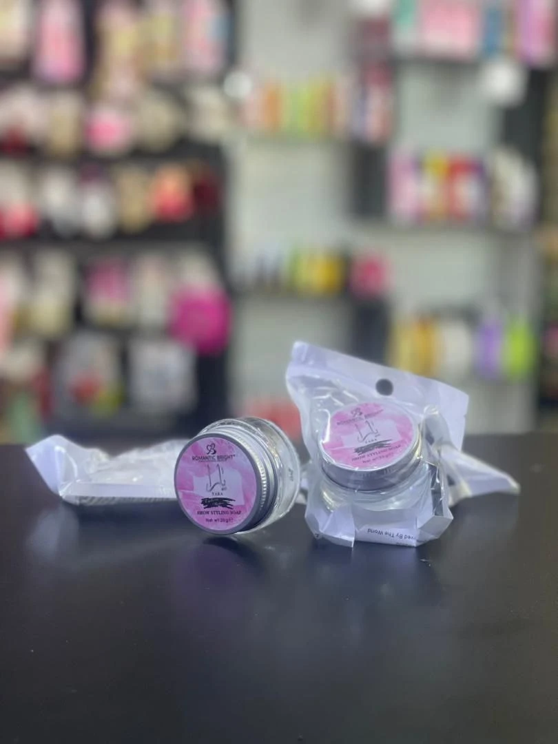 جل لتصفيف الحواجب